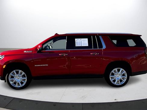 Used 2024 Chevrolet Suburban High Country image 5