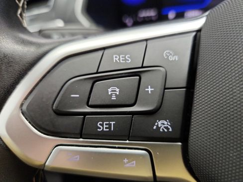 Certified 2023 Volkswagen Tiguan SE w/ Panoramic Sunroof Package image 13