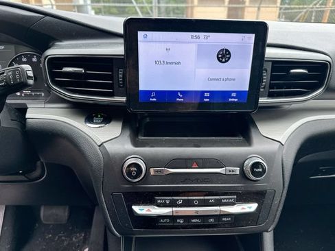 Used 2020 Ford Explorer XLT w/ Equipment Group 202A AWD/4WD image 15