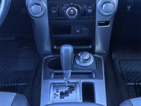 Used 2020 Toyota 4Runner SR5 Premium image 10