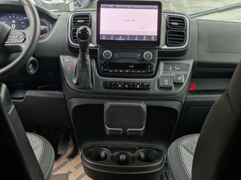 New 2025 RAM ProMaster 2500 w/ Quick Order Package 22G SLT image 24