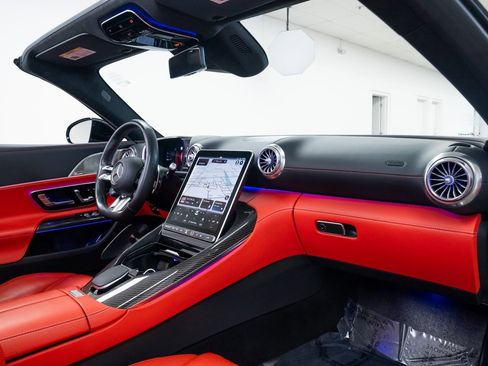 Used 2022 Mercedes-Benz SL 63 AMG 4MATIC image 24