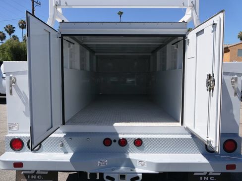 New 2024 RAM 4500 Tradesman w/ Chrome Appearance Group RWD image 4