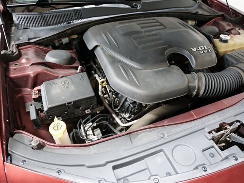 Used 2015 Chrysler 300 C w/ Light Group RWD image 29