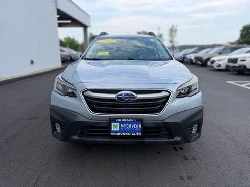 Used 2021 Subaru Outback Premium AWD/4WD image 3