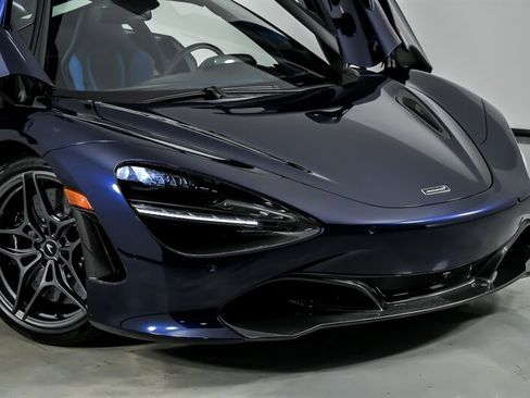 Used 2019 McLaren 720S Performance RWD image 3