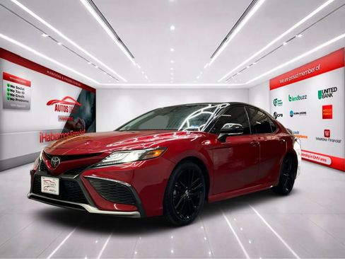 Used 2022 Toyota Camry XSE w/ Navigation Package FWD image 4