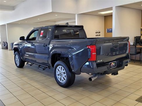 New 2024 Toyota Tacoma 4x4 Double Cab image 5