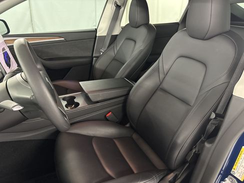 Used 2024 Tesla Model Y Long Range AWD/4WD image 5