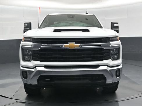 Used 2024 Chevrolet Silverado 2500 LT AWD/4WD image 32
