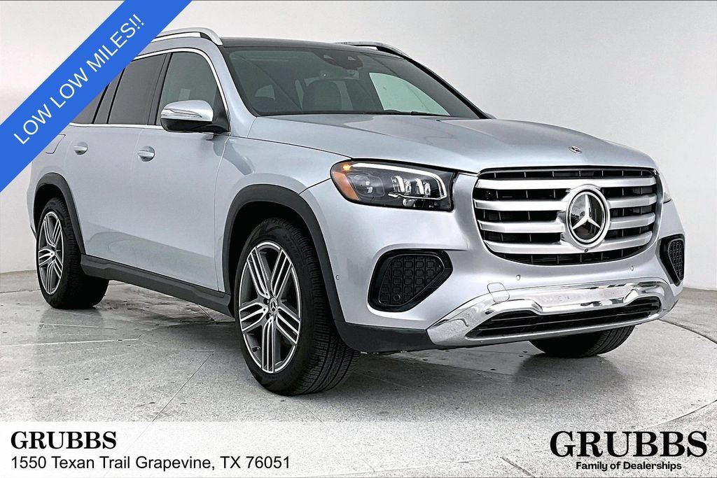 Used 2025 Mercedes-Benz GLS 450 4MATIC image 1