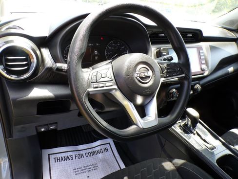 Used 2022 Nissan Kicks SV FWD image 25