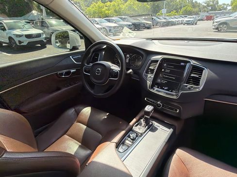 Used 2020 Volvo XC90 T6 Momentum image 17