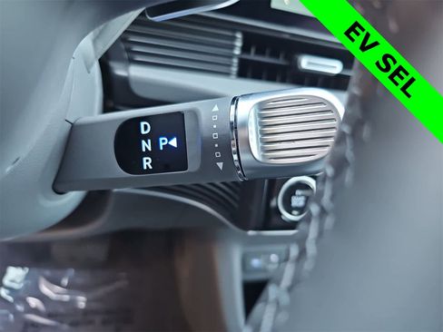 Used 2025 Hyundai Ioniq 5 SEL image 21