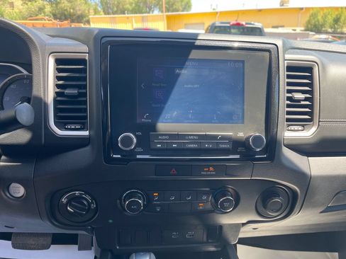 Used 2022 Nissan Frontier SV AWD/4WD image 16