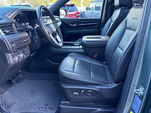 Used 2024 GMC Yukon Denali w/ Denali Reserve Package image 8