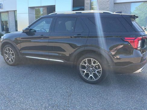 Used 2025 Ford Explorer Platinum w/ Ultimate Package image 3