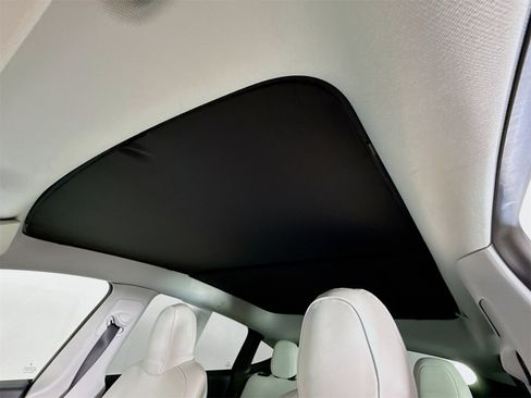 Used 2022 Tesla Model Y Performance image 21