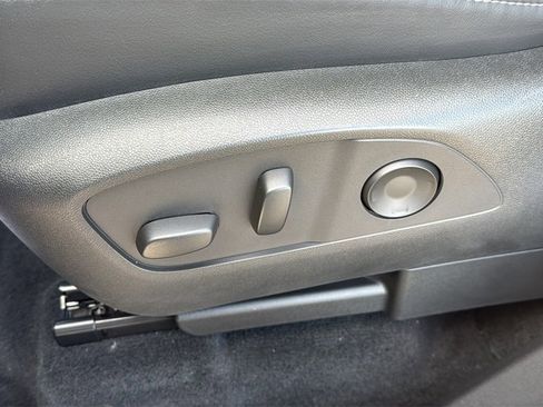 Used 2025 Buick Enclave Sport Touring w/ Power Package image 12