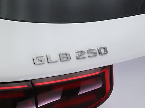 Certified 2026 Mercedes-Benz GLB 250 image 19