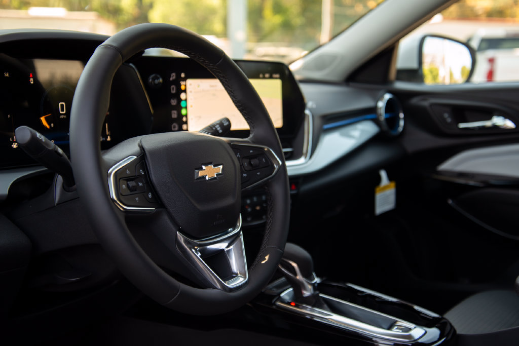 New 2026 Chevrolet Trax LT w/ Sunroof Package FWD image 19