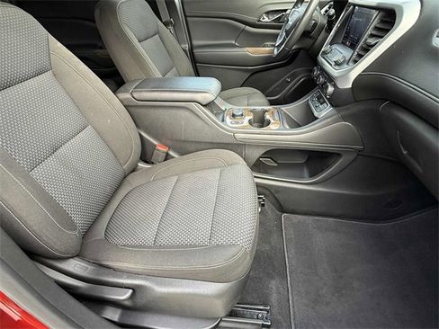 Used 2021 GMC Acadia SLE w/ Driver Convenience Package image 16