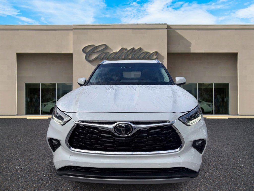 Used 2025 Toyota Highlander Limited AWD/4WD image 8