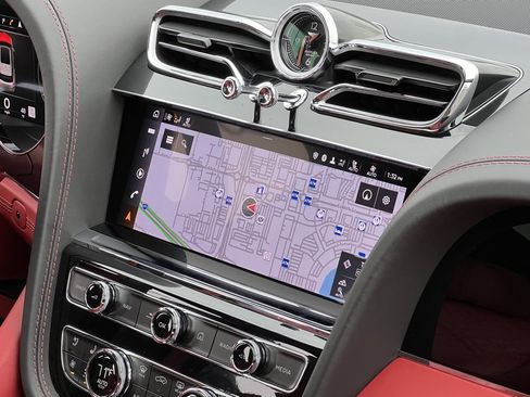 Certified 2022 Bentley Bentayga image 45