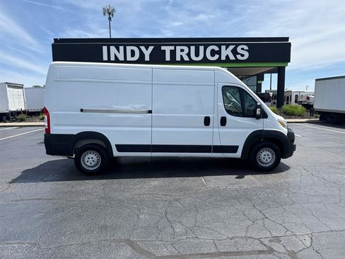 Used 2025 RAM ProMaster 2500 w/ Convenience Group FWD image 1