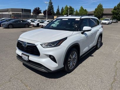 Used 2023 Toyota Highlander Platinum