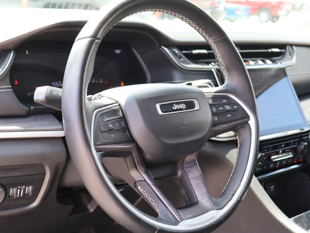 Used 2022 Jeep Grand Cherokee L Limited AWD/4WD image 25