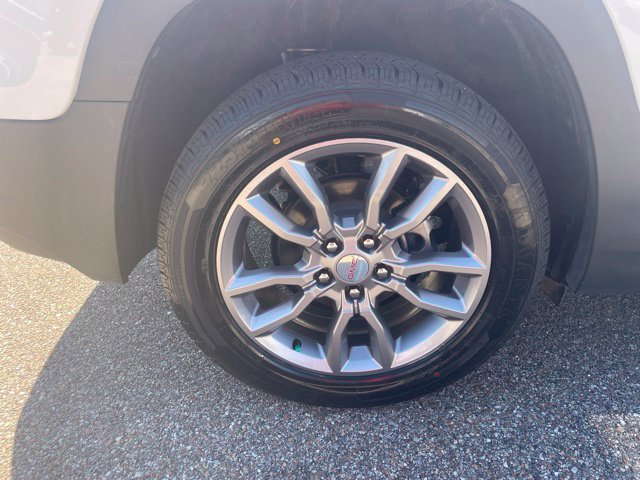 Used 2022 GMC Terrain SLT w/ LPO, Floor Liner Package AWD/4WD image 13