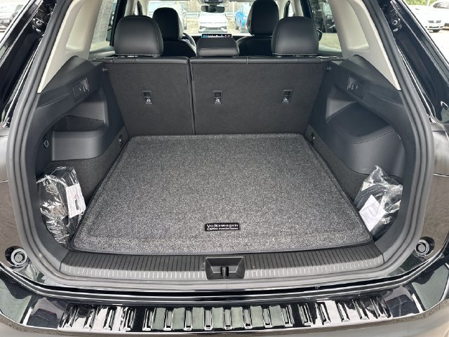 Certified 2025 Volkswagen Tiguan SE AWD/4WD image 33