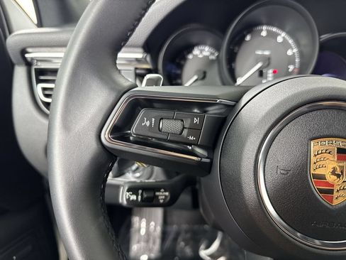 Certified 2025 Porsche Macan AWD/4WD image 38