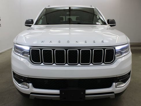 Used 2024 Jeep Wagoneer L Series II image 7