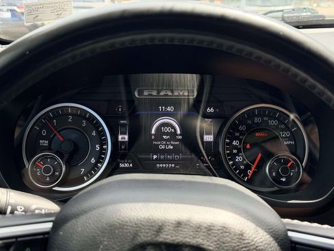Used 2022 RAM 1500 Big Horn AWD/4WD image 9