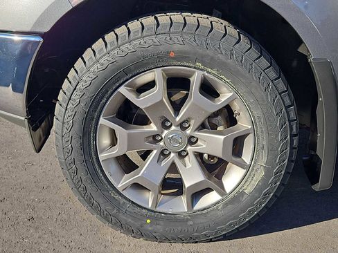 Used 2019 Nissan Frontier SL image 14