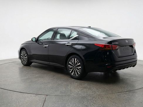Used 2025 Nissan Altima 2.5 SV image 6