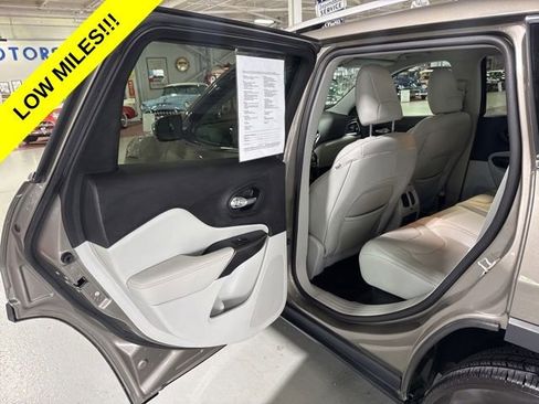 Used 2020 Jeep Cherokee Limited AWD/4WD image 22