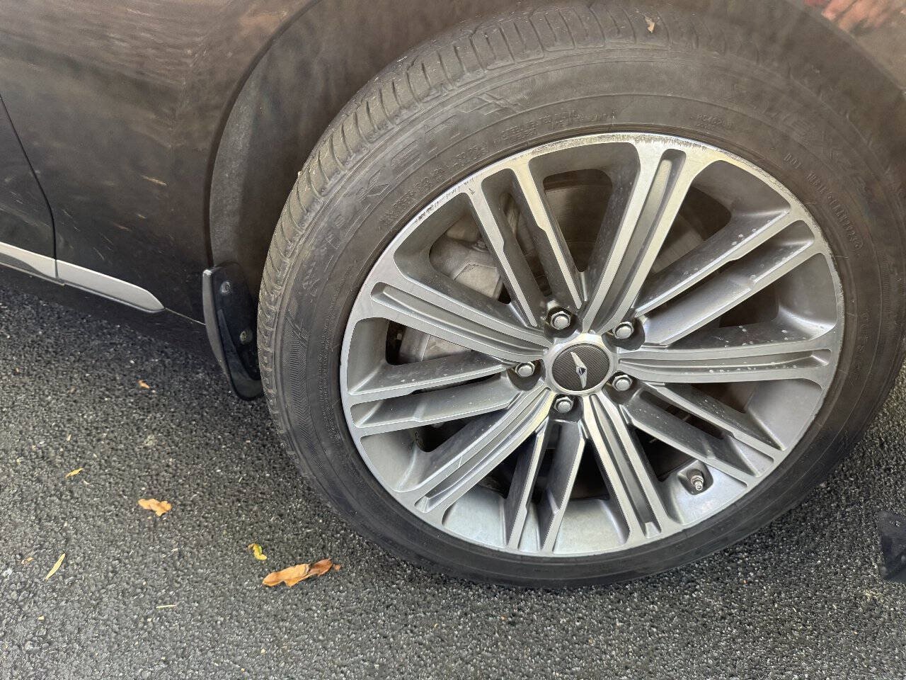 Used 2015 Hyundai Genesis 3.8 RWD image 8