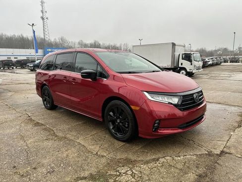 Used 2023 Honda Odyssey Sport image 11