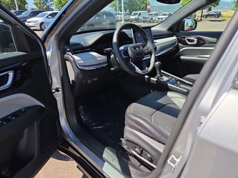 Used 2023 Jeep Compass Limited w/ Elite Group AWD/4WD image 10