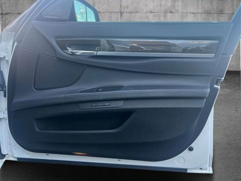 Used 2014 BMW 740Li image 21