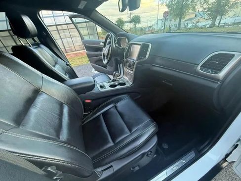 Used 2016 Jeep Grand Cherokee Limited image 25