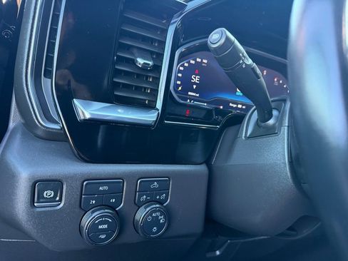 Used 2025 Chevrolet Silverado 1500 LT image 27