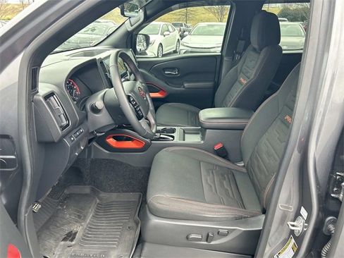 Used 2025 Nissan Frontier PRO-4X image 20