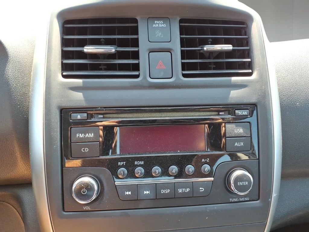 Used 2015 Nissan Versa SV FWD image 18