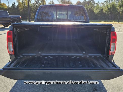 Used 2019 Nissan Frontier PRO-4X image 6