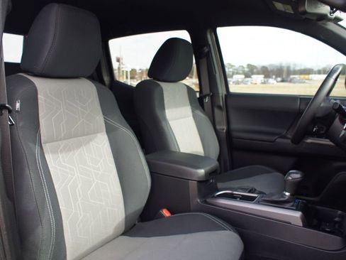 Used 2023 Toyota Tacoma TRD Sport image 16