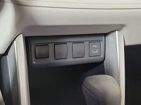 Used 2024 Toyota Corolla Cross L FWD image 22